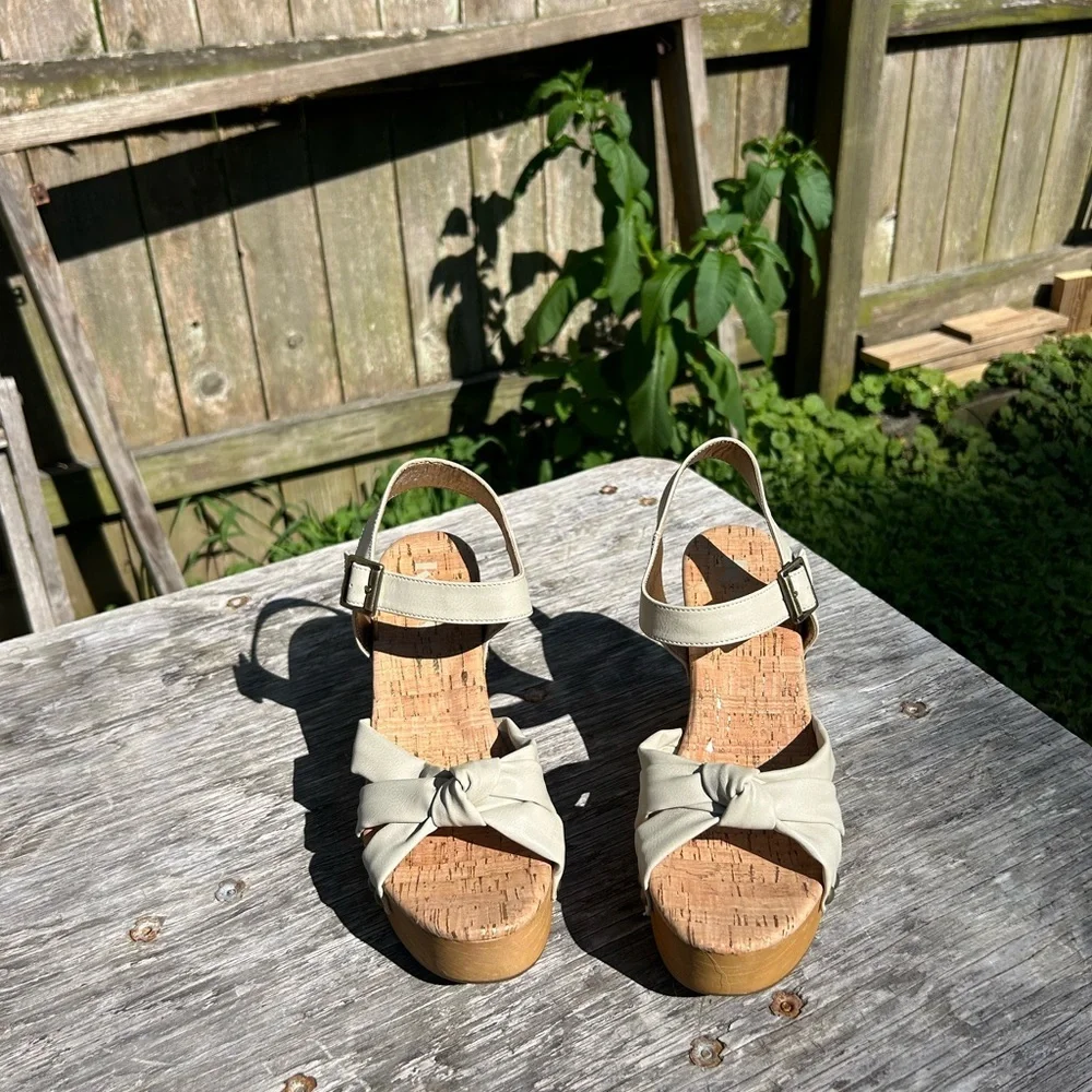Korks Women's Dawson Wedge Platform Sandals‎ Off White Size 9